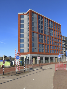 908839 Gezicht op het kopgebouw van het nieuwbouwcomplex 'Buur', tussen de Grauwaartsingel en de Centrumboulevard ...